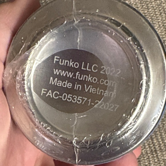 Funko Soda Captain America Figure with Red and Blue - Picture 6 of 6